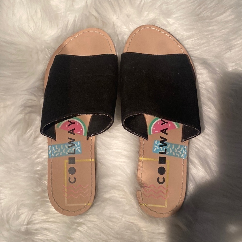 Cool way size 6 black suede feel slip on sandals
